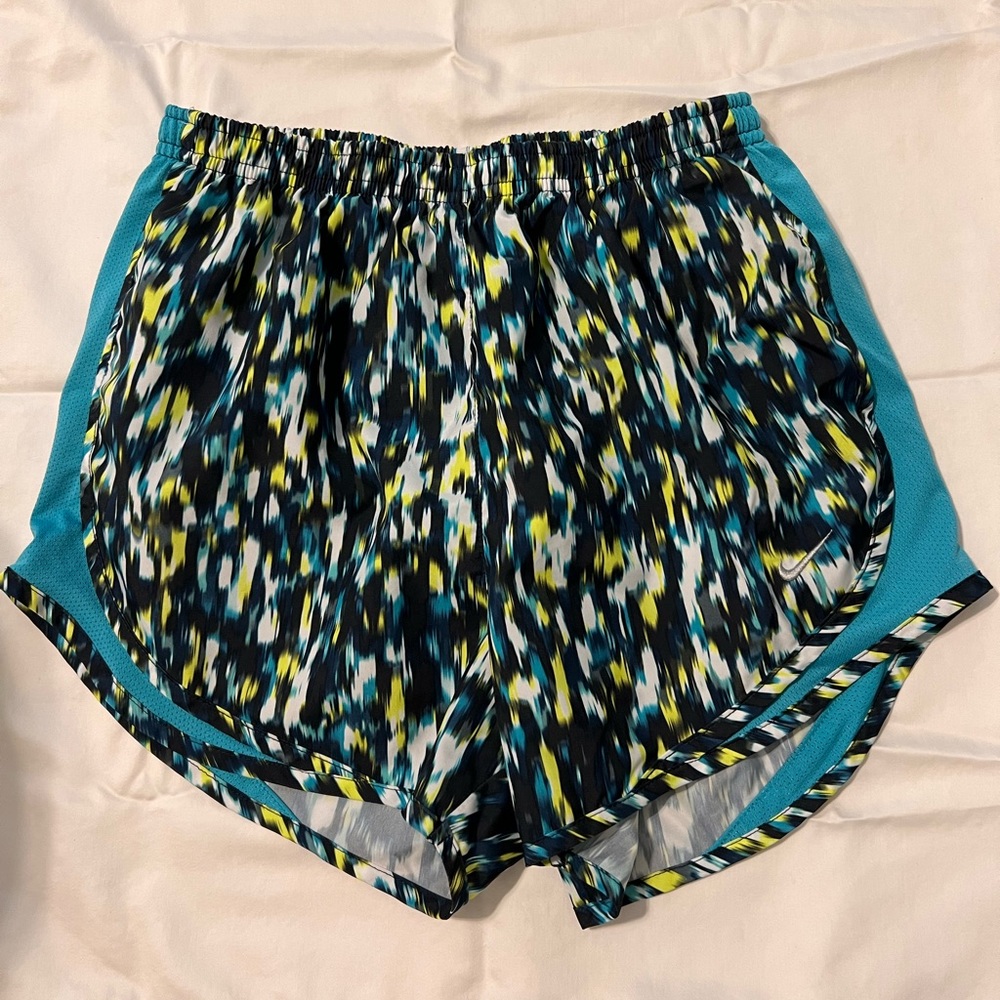 NIKE Dry-Fit Tempo Shorts